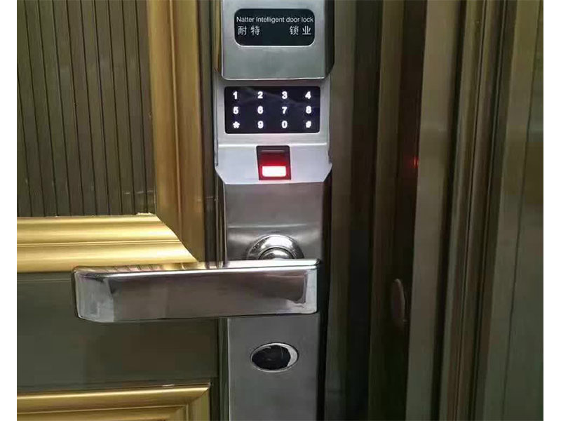 安裝指紋鎖